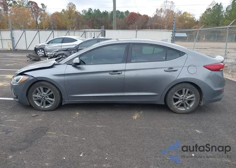 2018 Hyundai Elantra Value Edition z USA, uszkodzony, nr VIN 5NPD84LF4JH346378